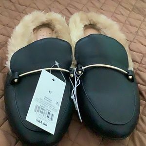 Black Faux Fur NEVER BEEN WORN AMAZING slides